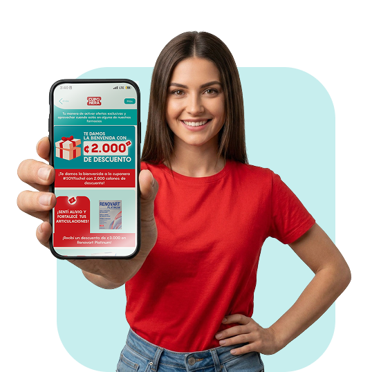 Clienta mostrando la Cuponera #SOYFischel en la app
